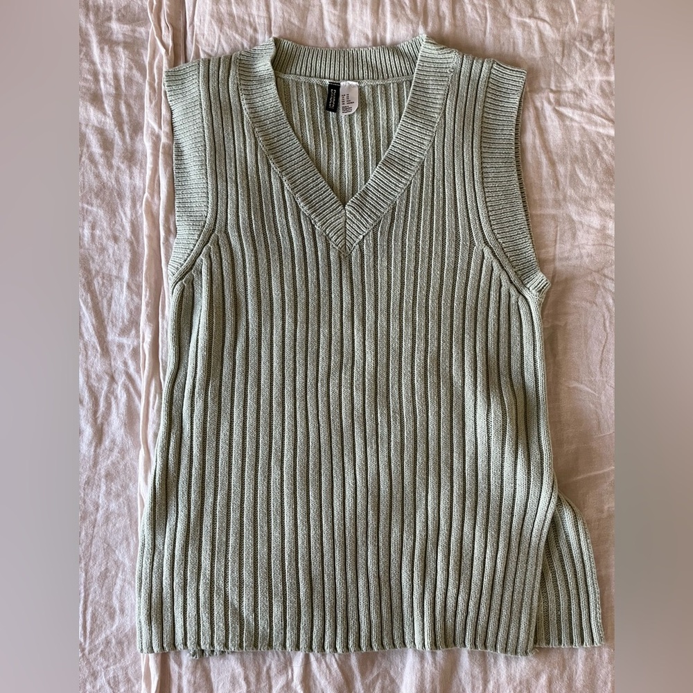 H&M Divided sage green sweater vest. Size XS.